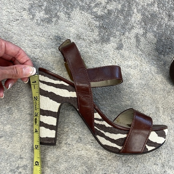 Michael Kors Ivana Platform Zebra Stripe Sandals Brown Leather Sz 5.5 - Picture 11 of 16